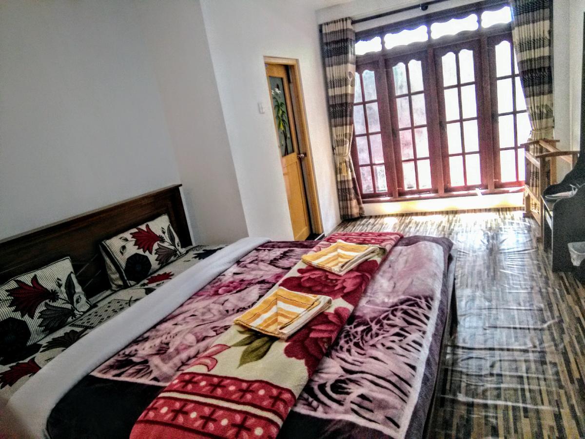 Travellers Nest Inn Нувара Елия Екстериор снимка